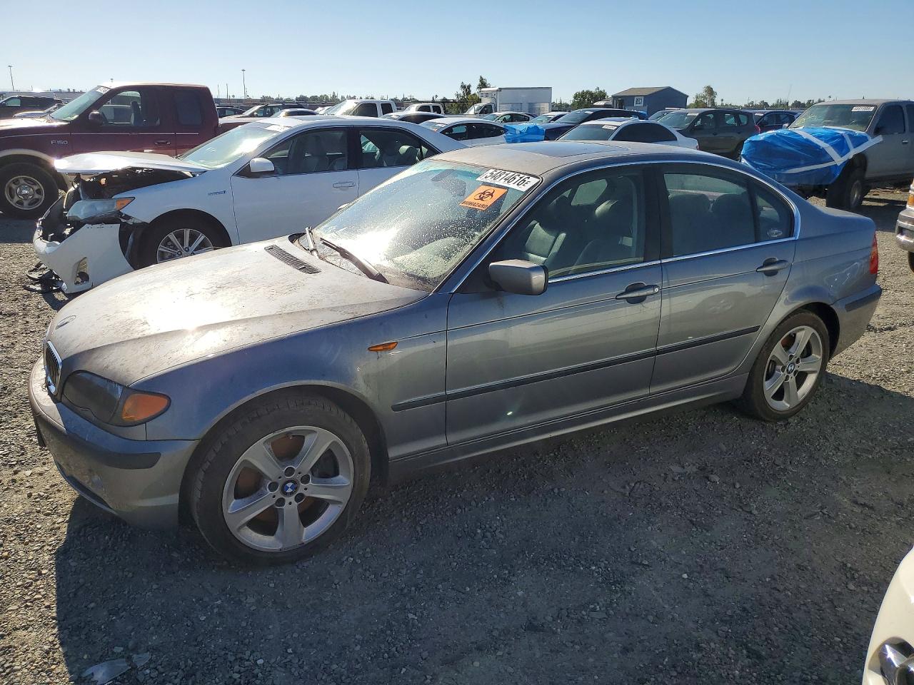 2005 BMW 3 Series 330xi, VIN WBAEW53435PN37117 — Minor dents and scratches