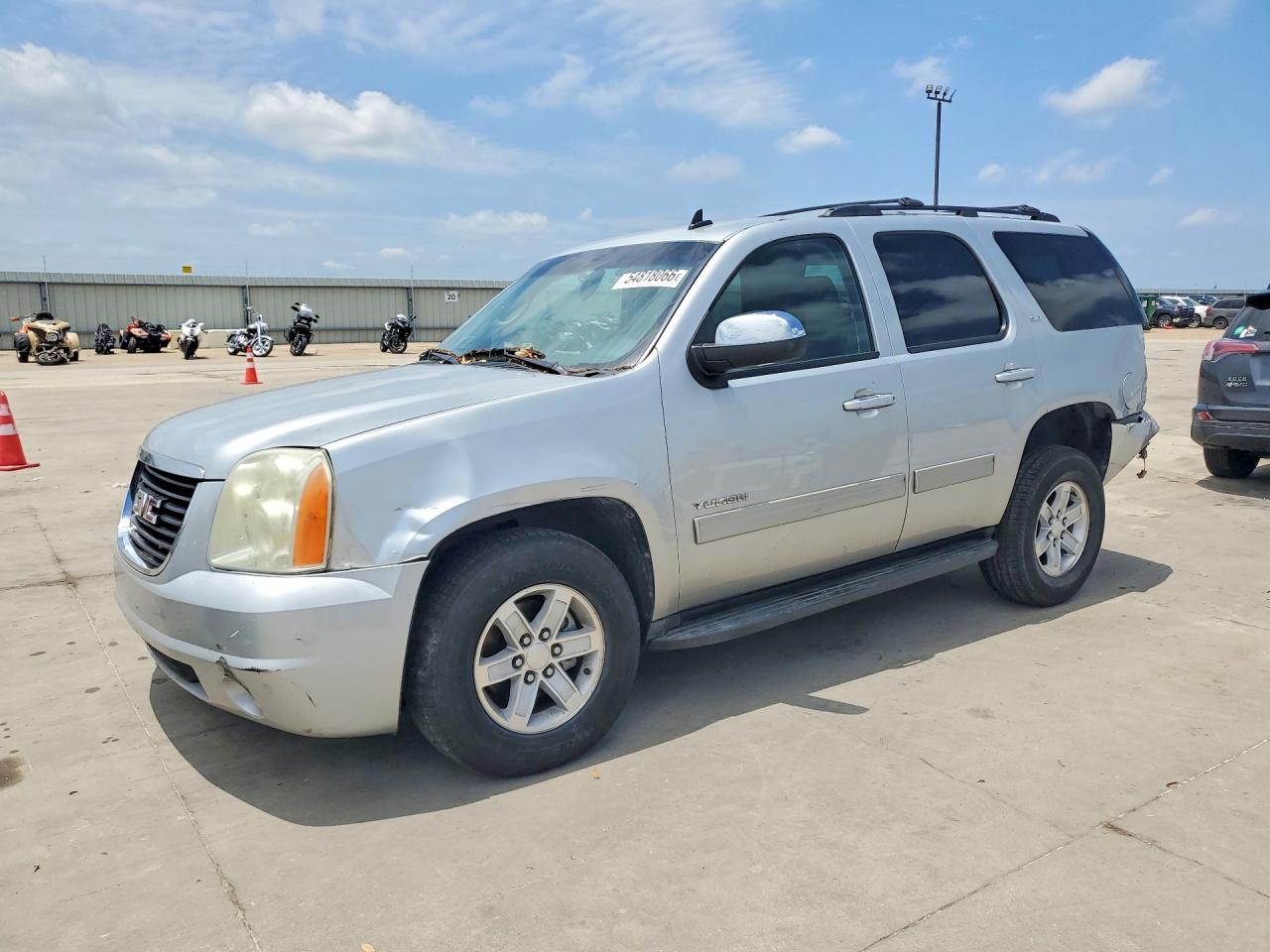 2012 GMC Yukon SLT, VIN 1GKS2CE08CR152111 — Front end