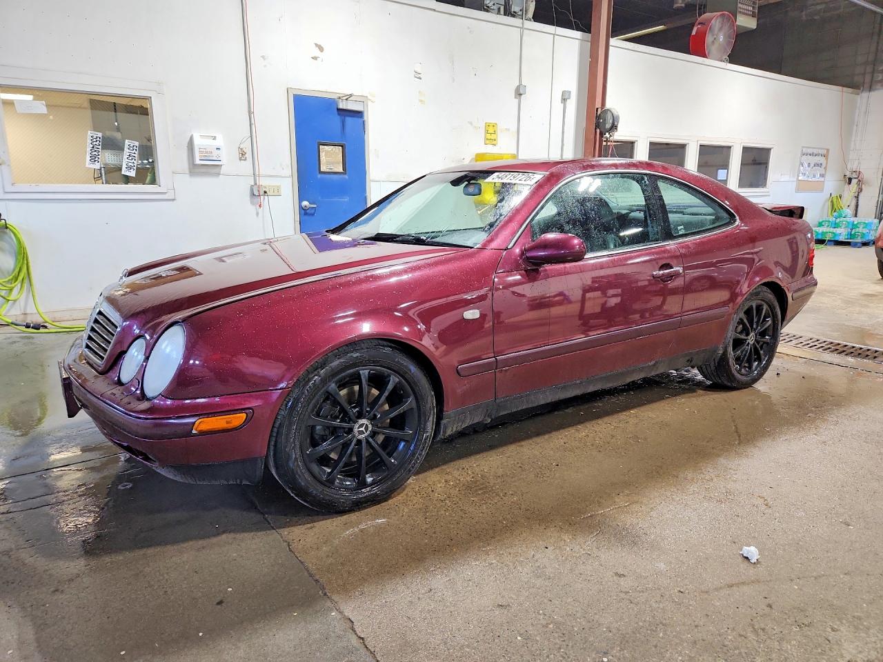 1998 Mercedes-Benz CLK 320/430, VIN WDBLJ65G0WF038528 — Side