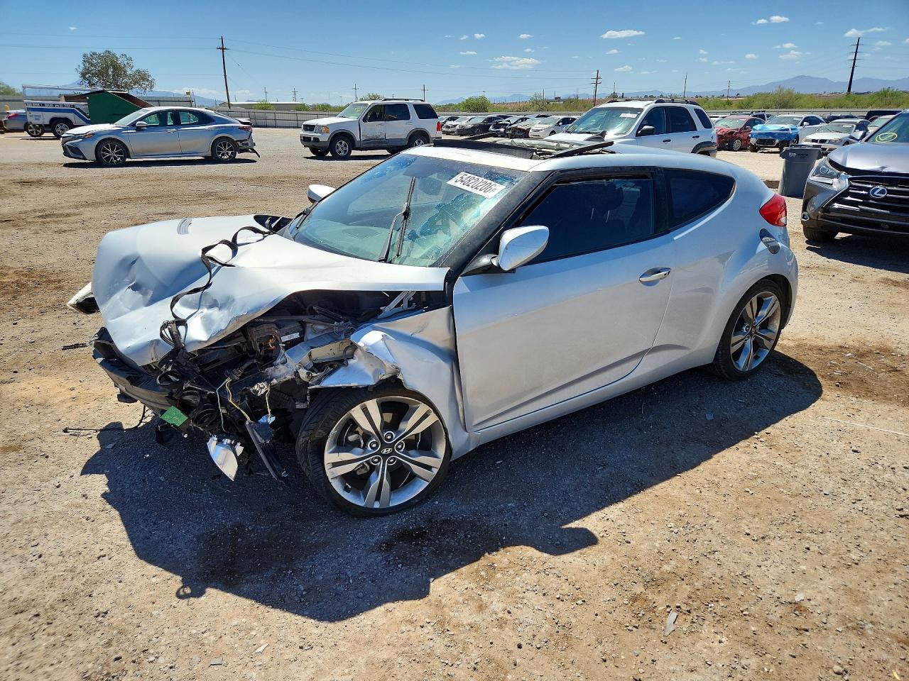 2013 Hyundai Veloster w/Black Int, VIN KMHTC6AD5DU157509 — Front end