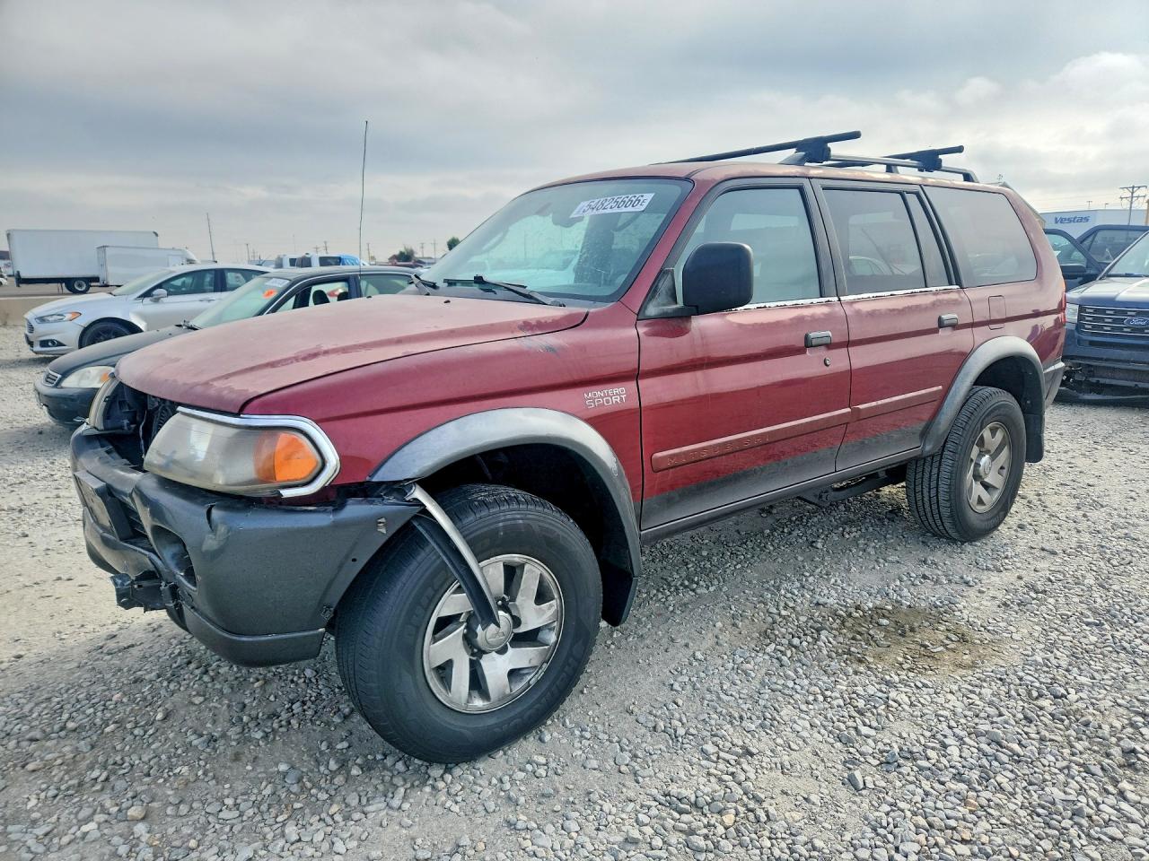 2002 Mitsubishi Montero Sport XLS, VIN JA4MT31R12J058228 — Front end