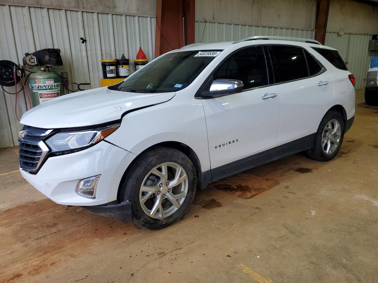 2020 Chevrolet Equinox Premier, VIN 2GNAXNEV3L6184273 — Front end