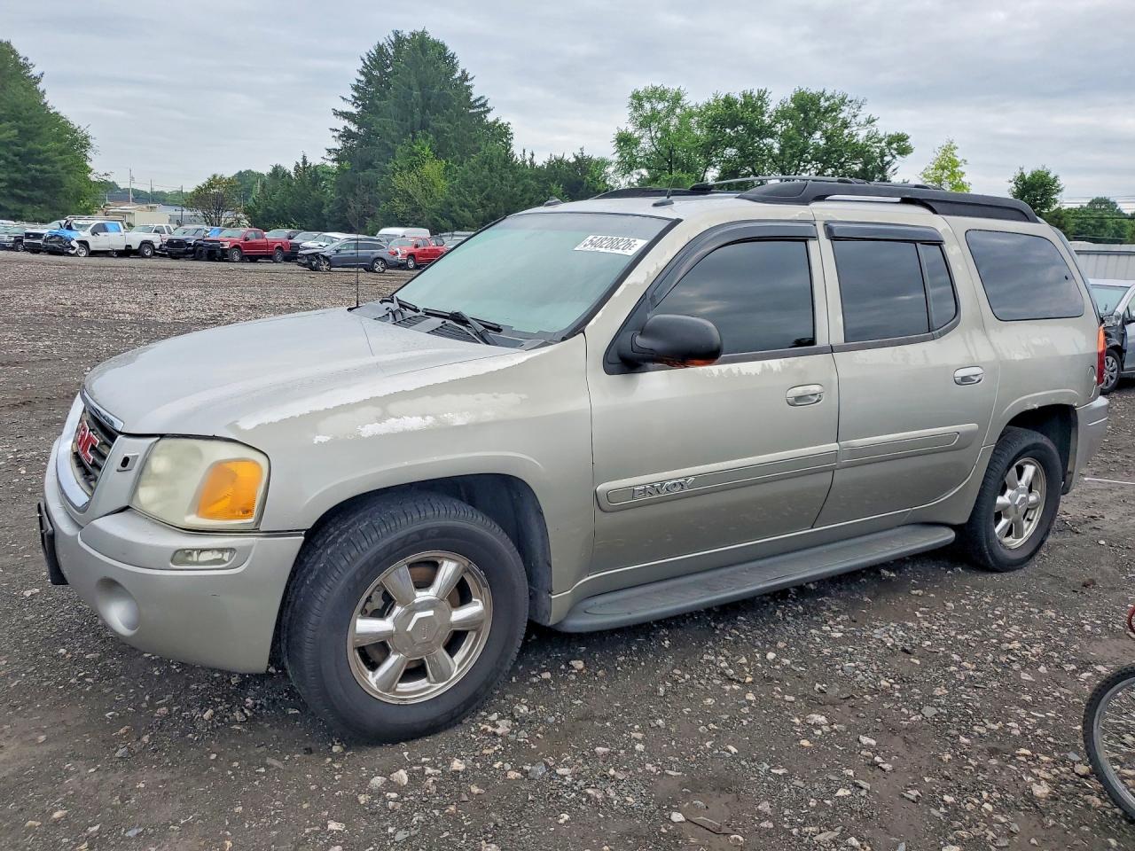 2004 GMC Envoy SLT, VIN 1GKES16P746118273 — Undercarriage