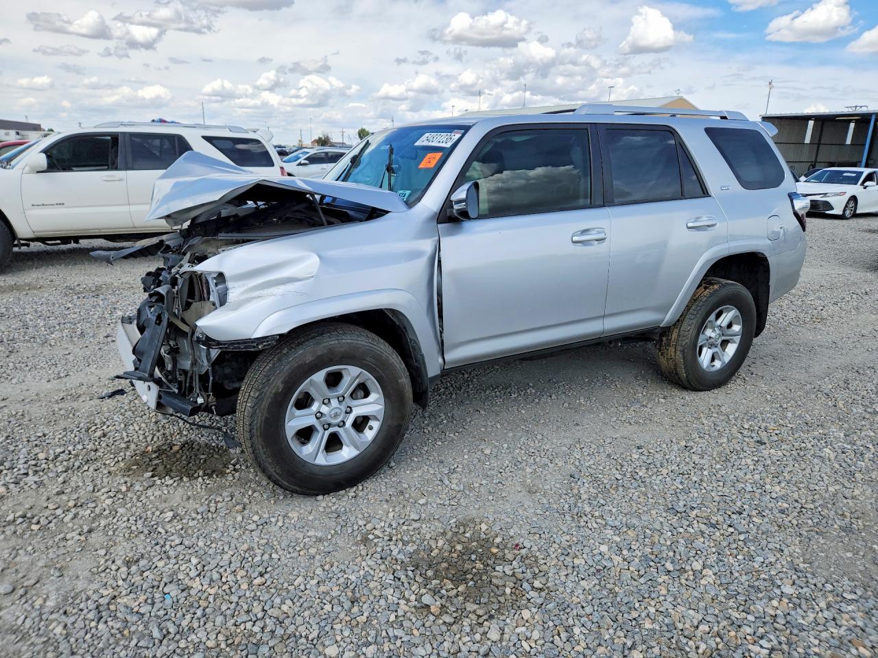 2018 Toyota 4Runner SR5 Premium, VIN JTEBU5JR3J5543236 — Front end