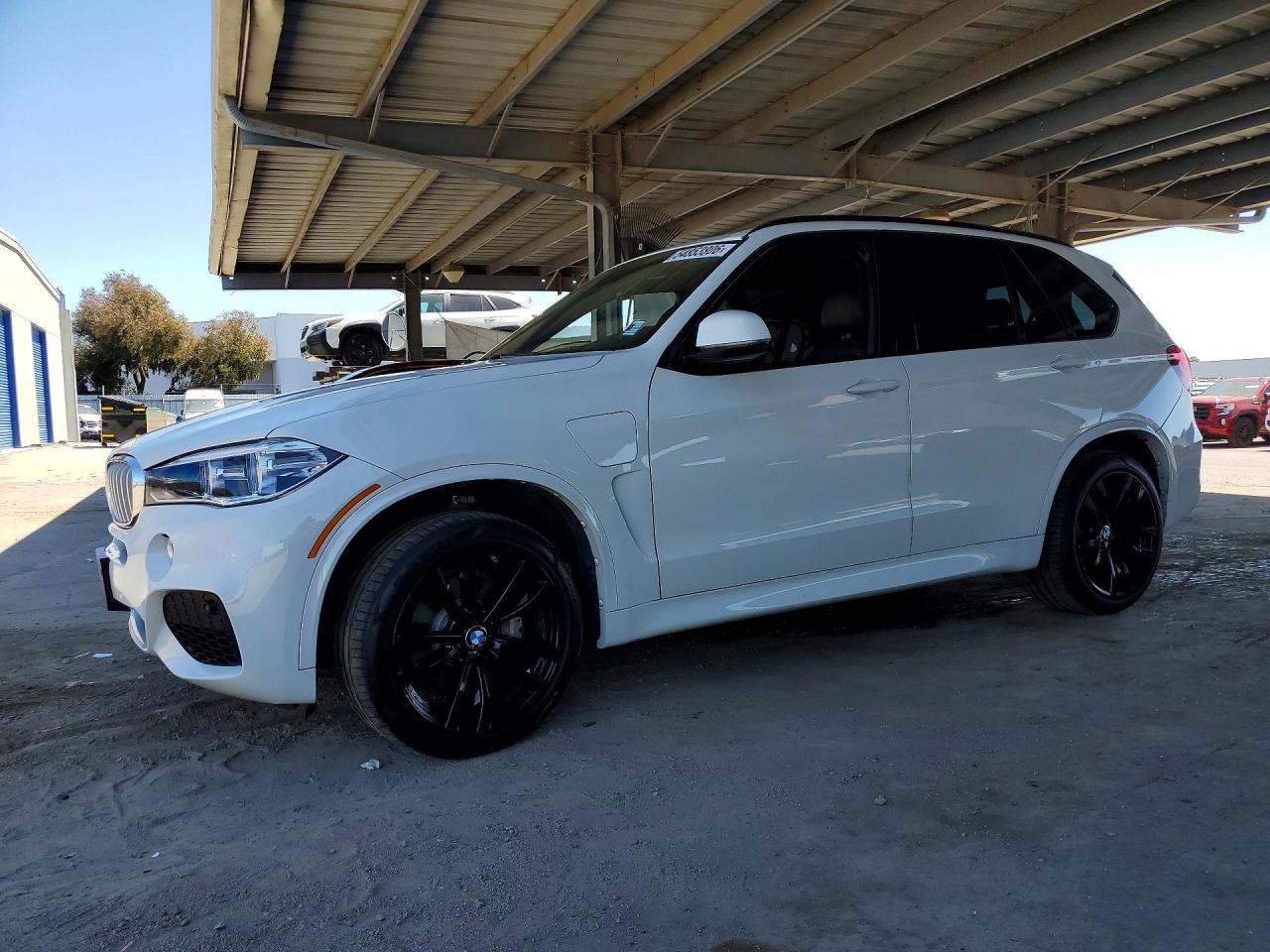 2018 BMW X5 xDrive40e, VIN 5UXKT0C53J0W01376 — Normal wear