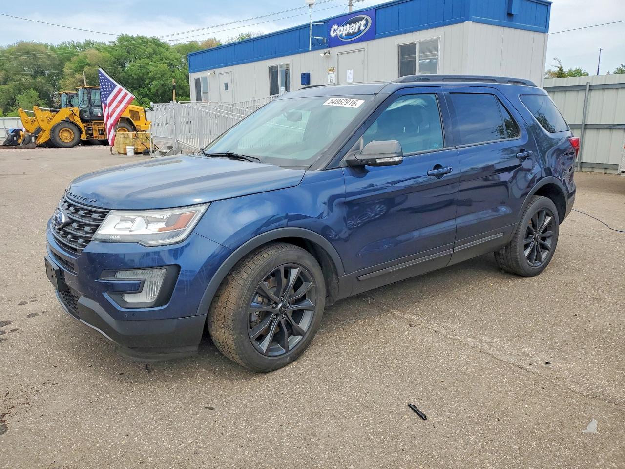 2017 Ford Explorer XLT, VIN 1FM5K8D86HGD52478 — Side