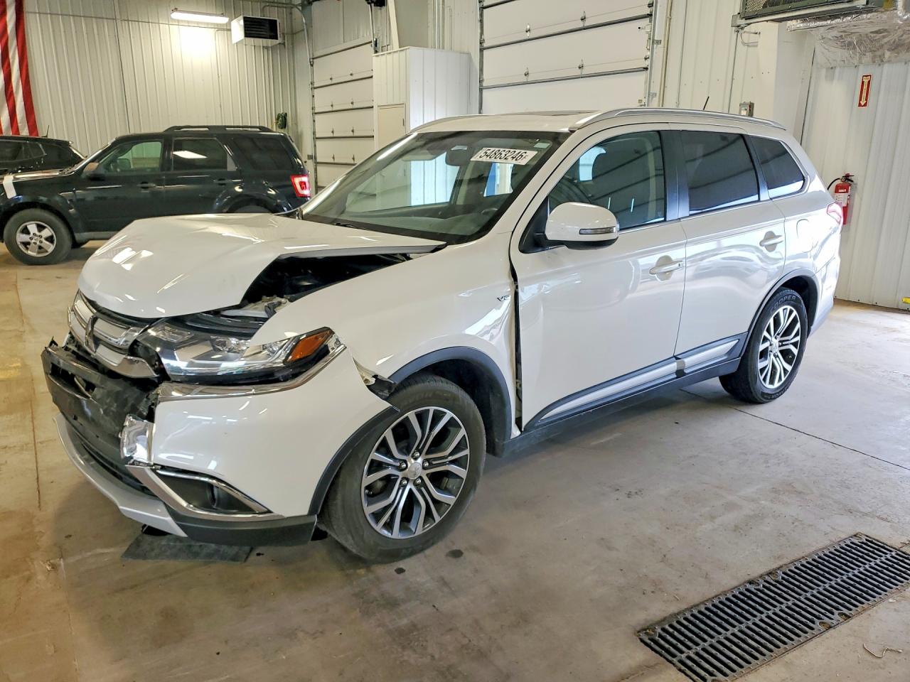 2016 Mitsubishi Outlander GT, VIN JA4JZ4AX2GZ048600 — Front end
