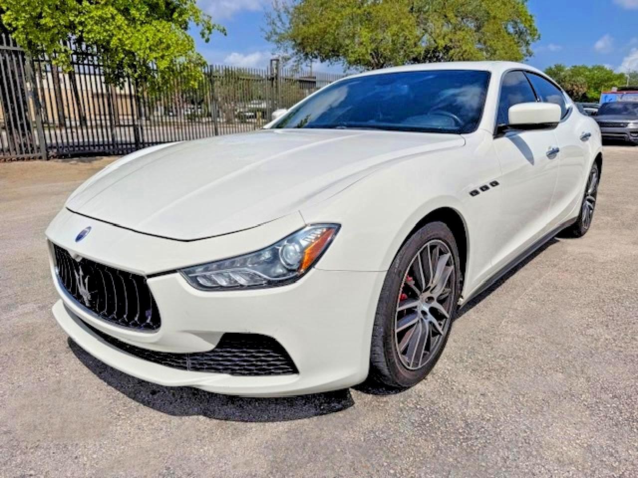 2015 Maserati Ghibli, VIN ZAM57XSA3F1139022 — Minor dents and scratches
