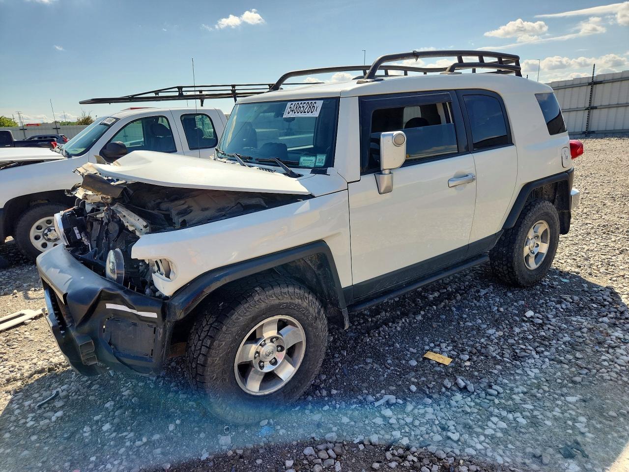 2010 Toyota FJ Cruiser, VIN JTEBU4BF0AK079211 — Front end