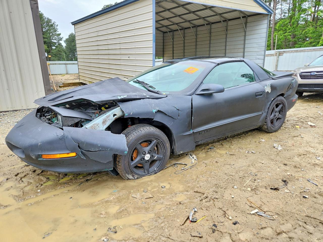 1997 Pontiac Firebird Firebird, VIN 2G2FS22K9V2223274 — Front end