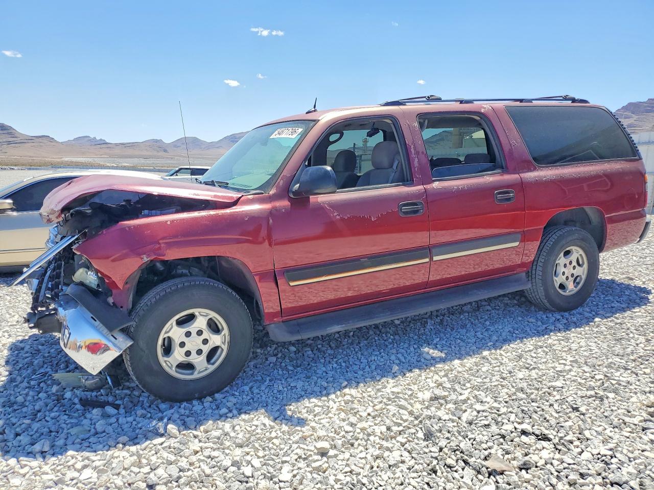 2005 Chevrolet Suburban Z71, VIN 3GNEC16Z55G251003 — Front end