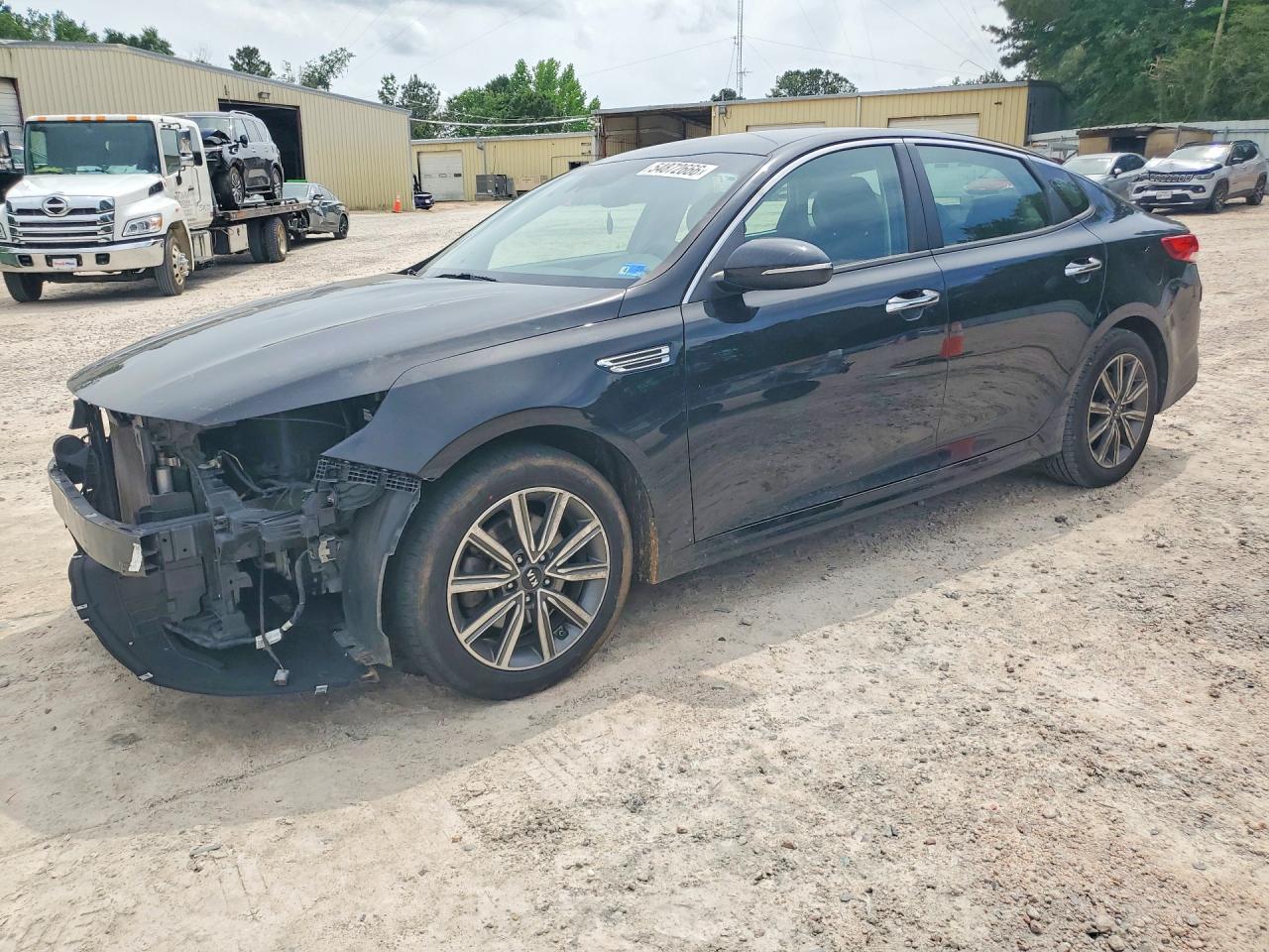 2019 Kia Optima S, VIN 5XXGT4L34KG351031 — Front end