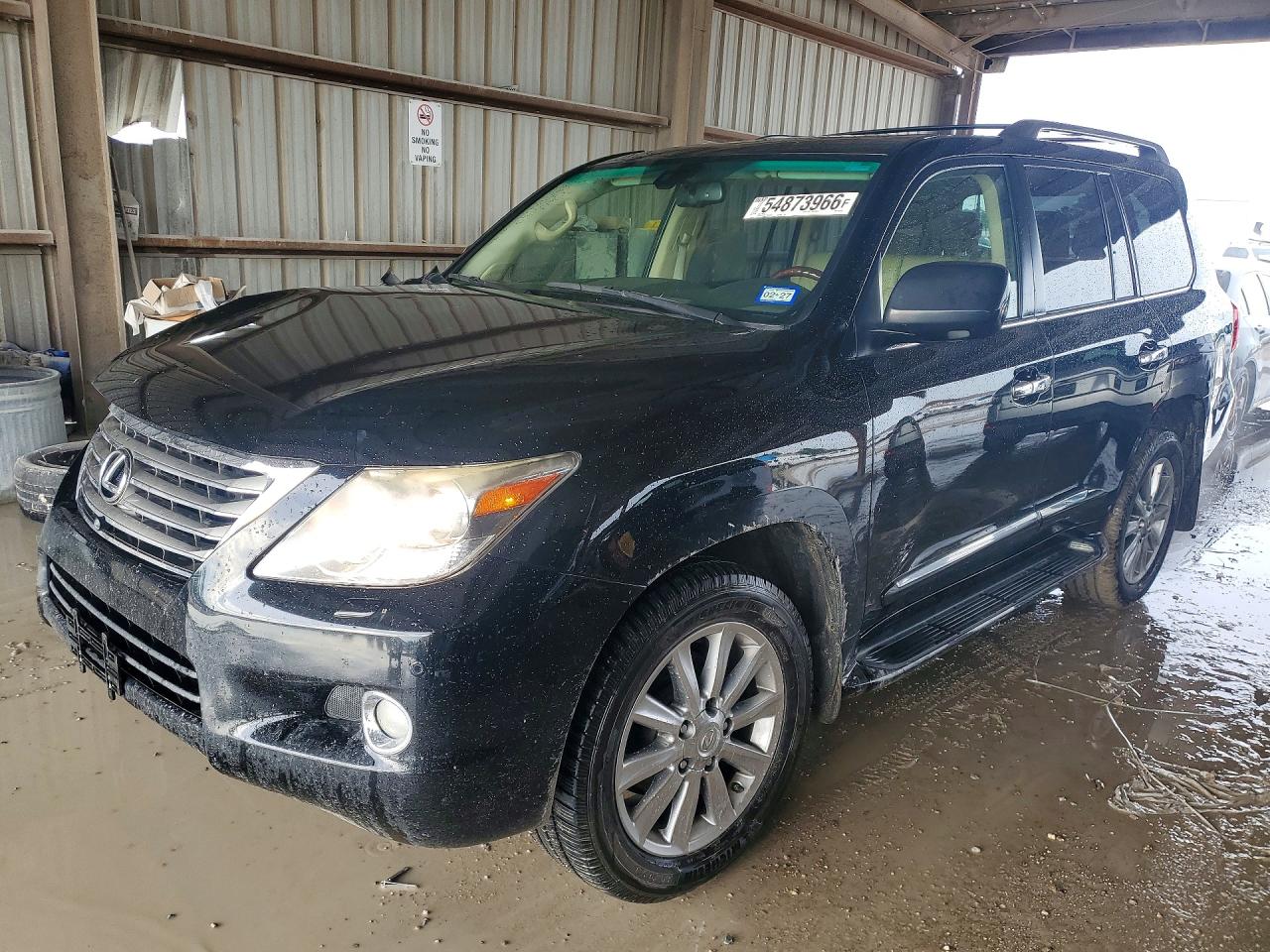 2010 Lexus LX 570, VIN JTJHY7AX4A4054926 — Перед