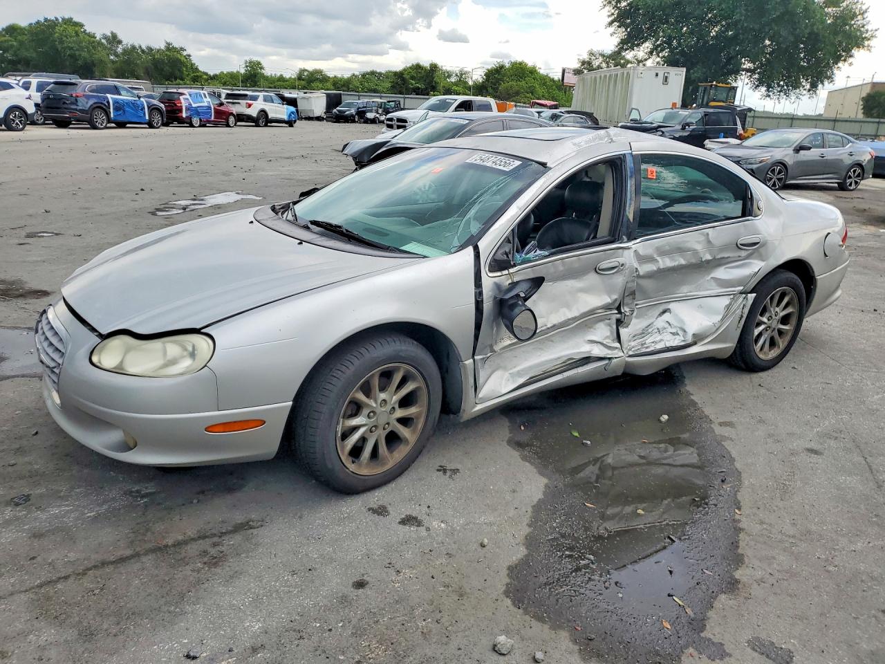 2000 Chrysler LHS, VIN 2C3HC56G8YH156469 — Side