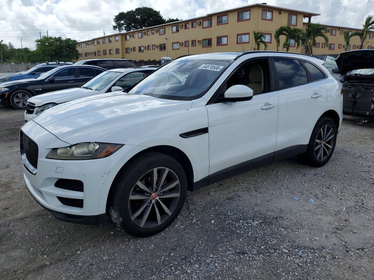 2019 Jaguar F-Pace 25t Prestige, VIN SADCK2FX6KA367431 — Side