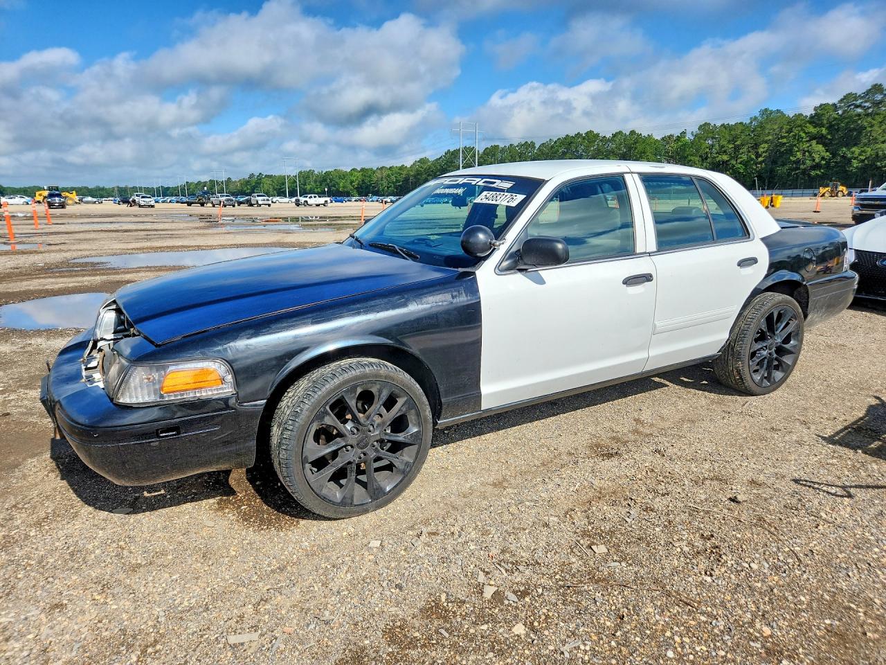 2009 Ford Police Interceptor, VIN 2FAHP71V99X112169 — Front end