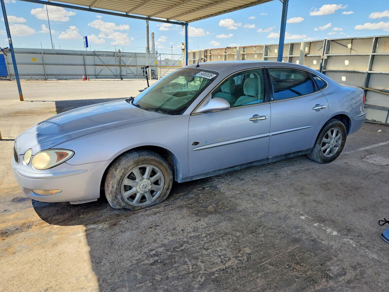 2005 Buick LaCrosse CX, VIN 2G4WC532851218335 — Перед