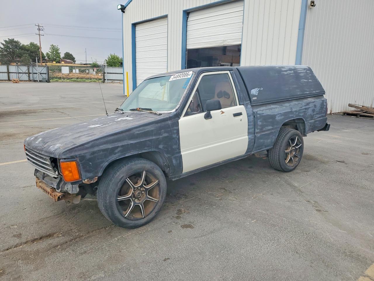 1988 Toyota Pickup, VIN JT4RN50R0J5113164 — Front end