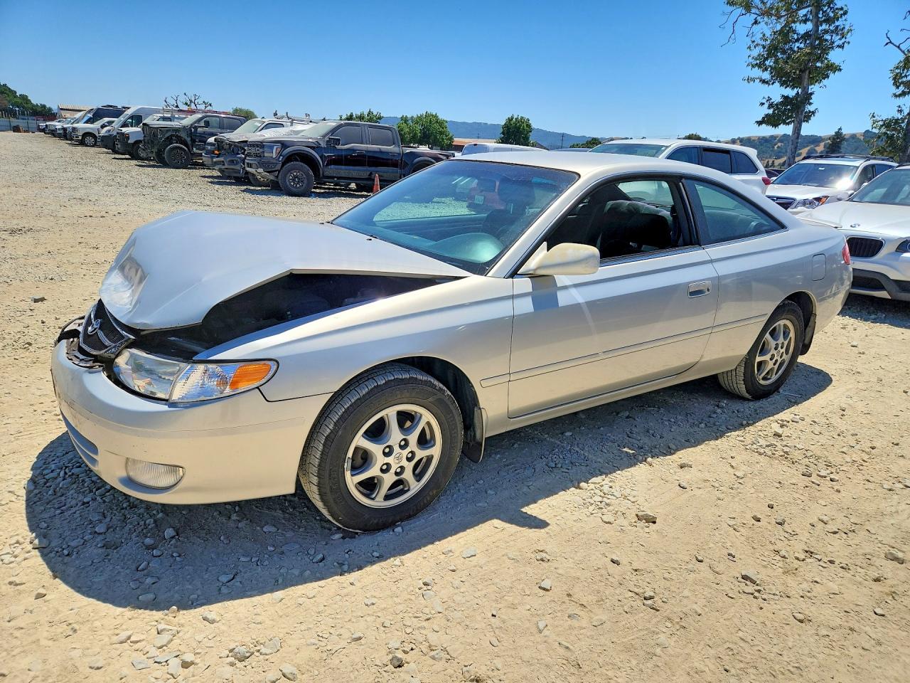 2000 Toyota Solara SE, VIN 2T1CG22P8YC394136 — Front end