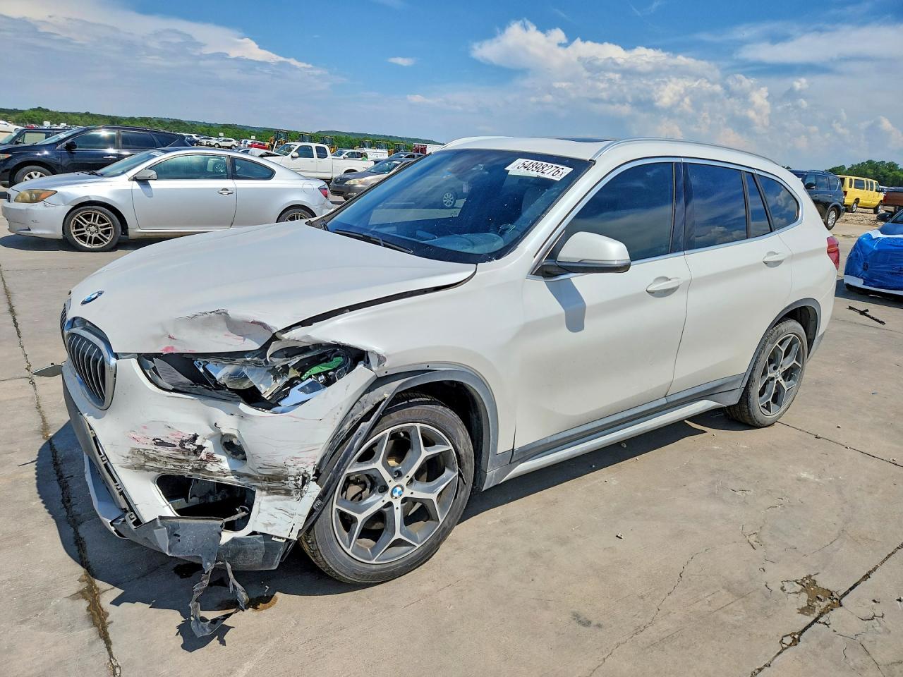 2018 BMW X1 sDrive28i, VIN WBXHU7C37J5L09221 — Front end