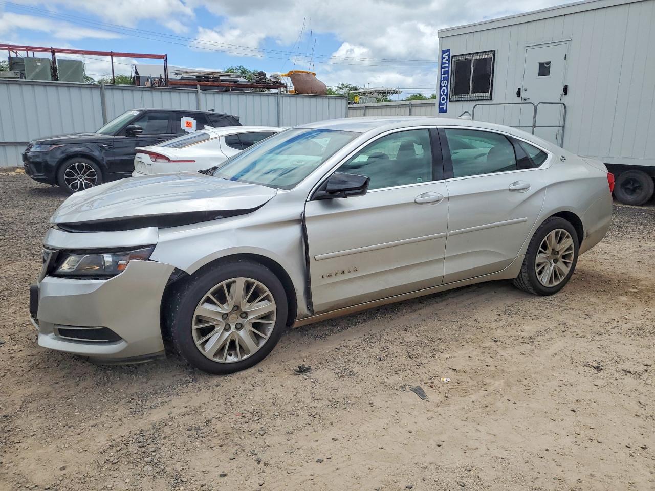 2015 Chevrolet Impala LS, VIN 1G11Z5SL4FU100627 — Перед