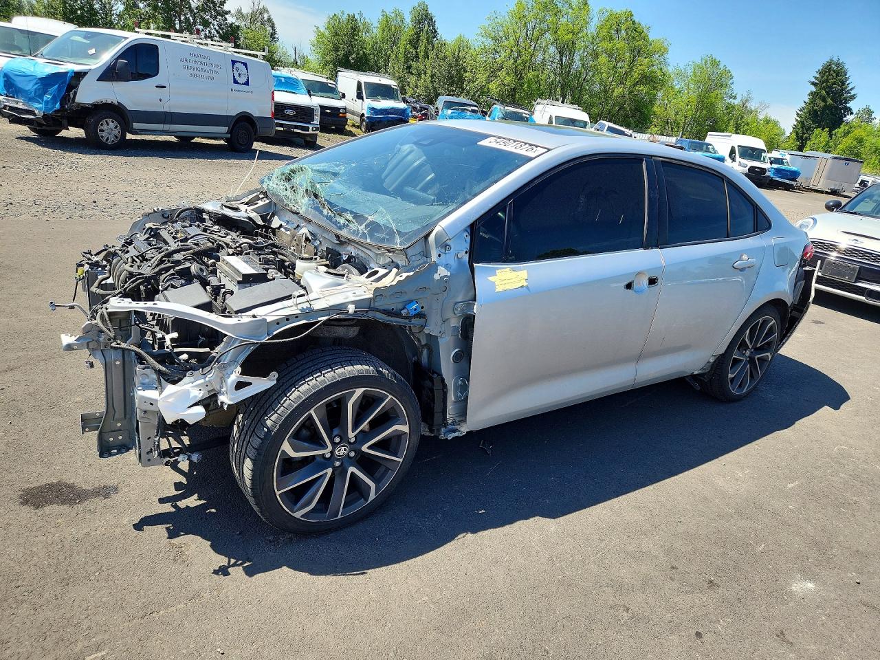 2020 Toyota Corolla SE, VIN JTDP4RCE7LJ014572 — Front end