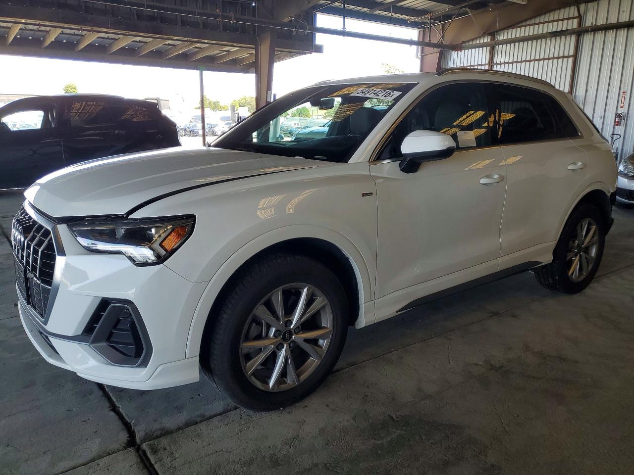 2024 Audi Q3 S line Premium, VIN WA1DECF34R1054232 — Зад