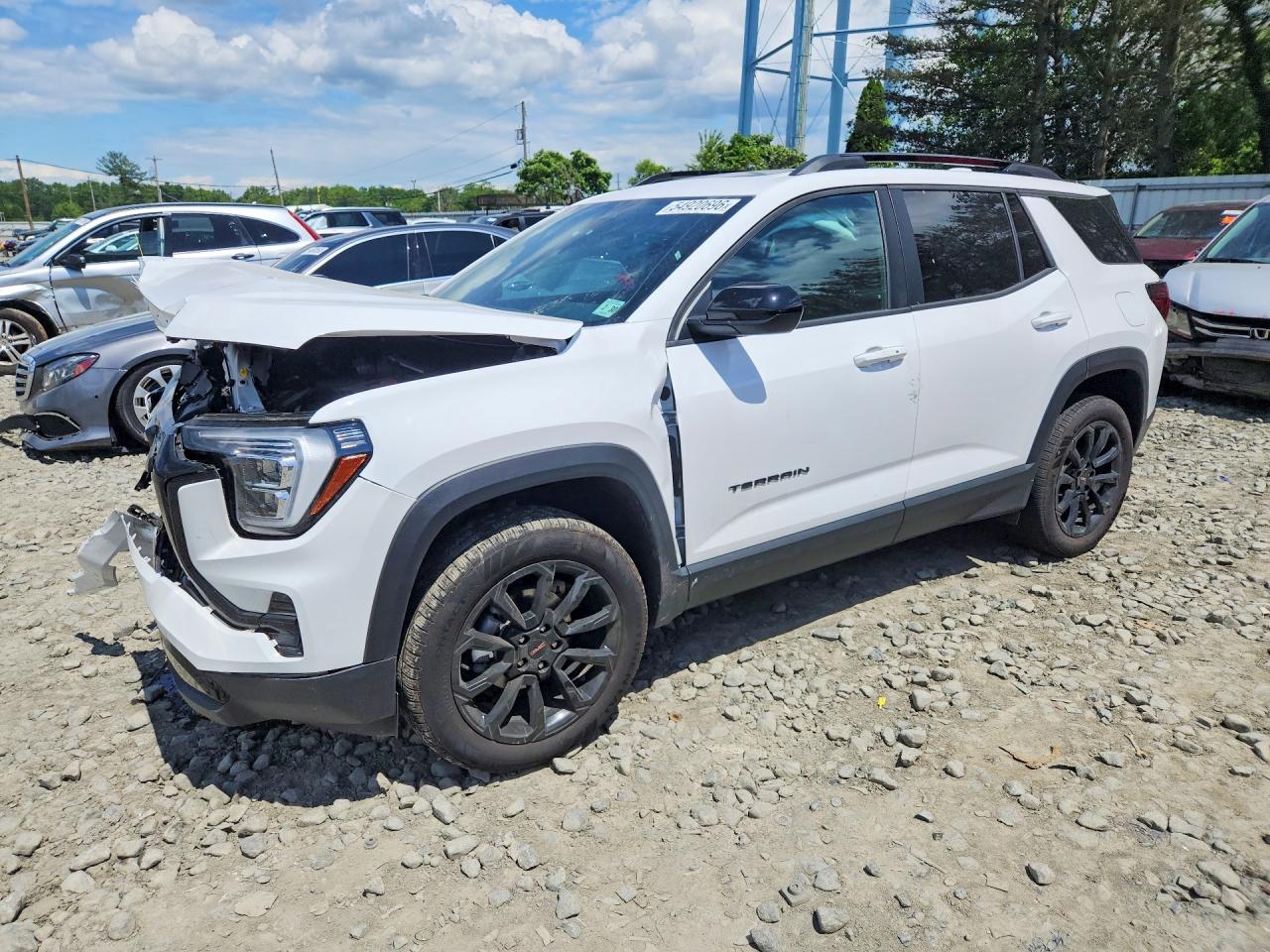 2025 GMC Terrain AWD Elevation, VIN 3GKALUEG0SL252396 — Front end