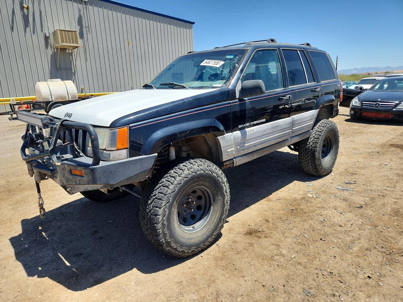 1998 Jeep Grand Cherokee Laredo, VIN 1J4GZ58Y3WC365799 — Rear end