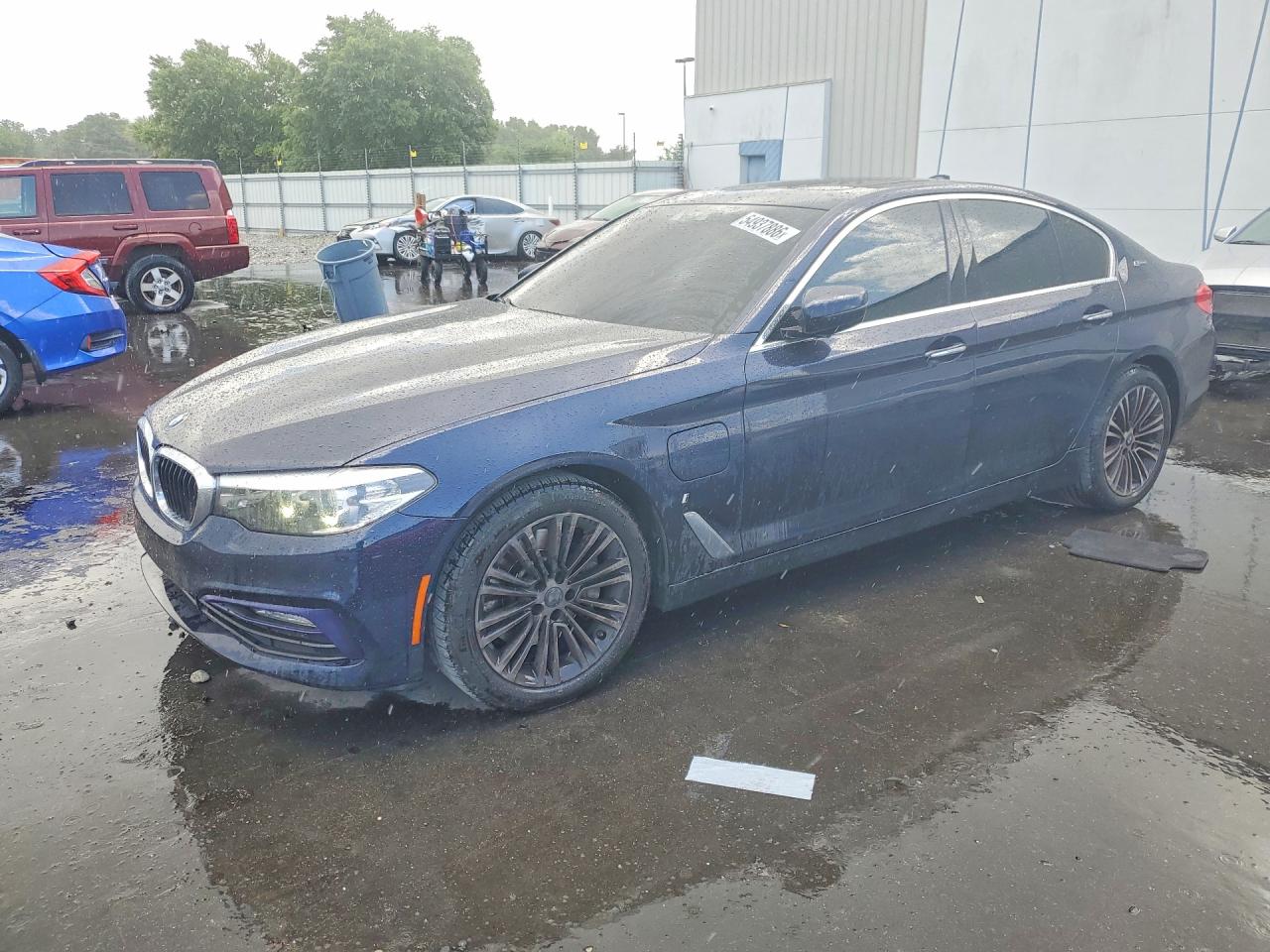 2018 BMW 5 Series 530e xDrive, VIN WBAJB1C5XJB084780 — Front end