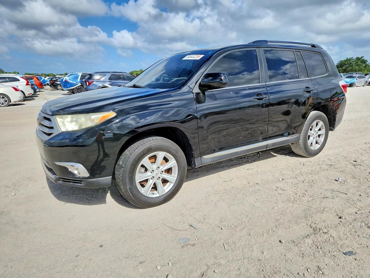 2013 Toyota Highlander Plus, VIN 5TDZK3EH4DS097854 — Minor dents and scratches