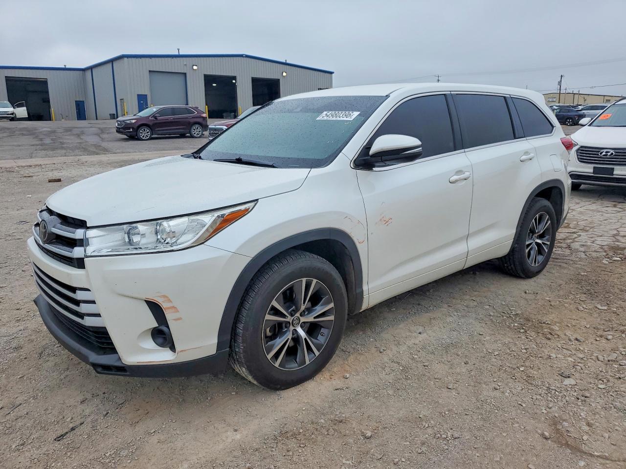 2017 Toyota Highlander LE, VIN 5TDZZRFHXHS201458 — Front end