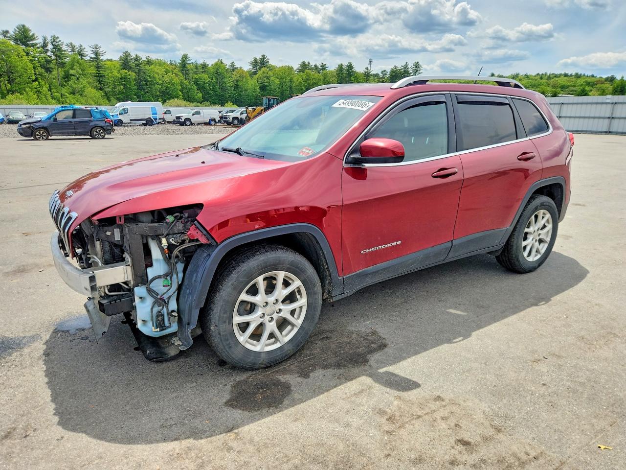 2017 Jeep Cherokee Latitude, VIN 1C4PJMCS8HW615081 — Front end