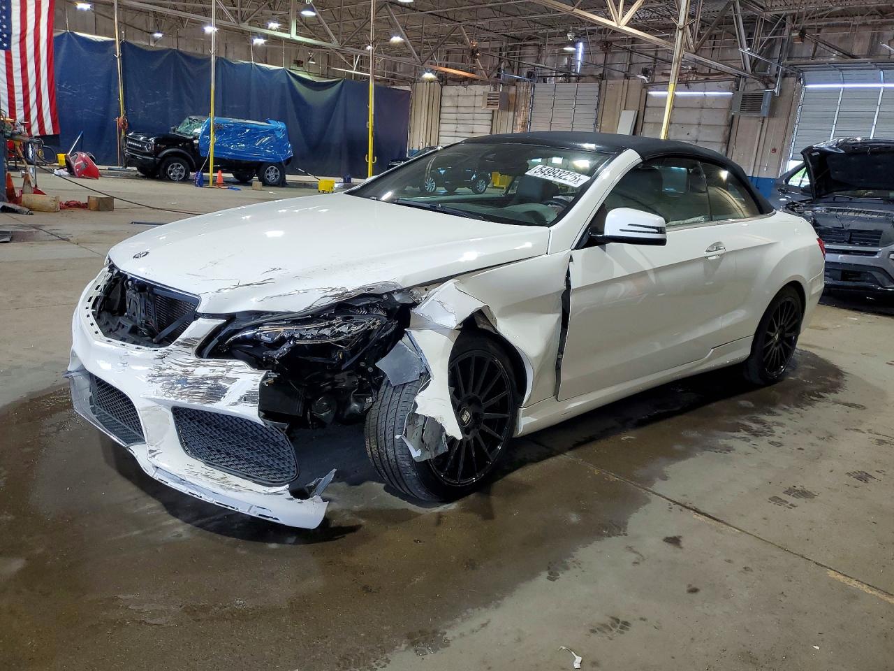 2016 Mercedes-Benz E 550, VIN WDDKK7DF8GF317757 — Front end