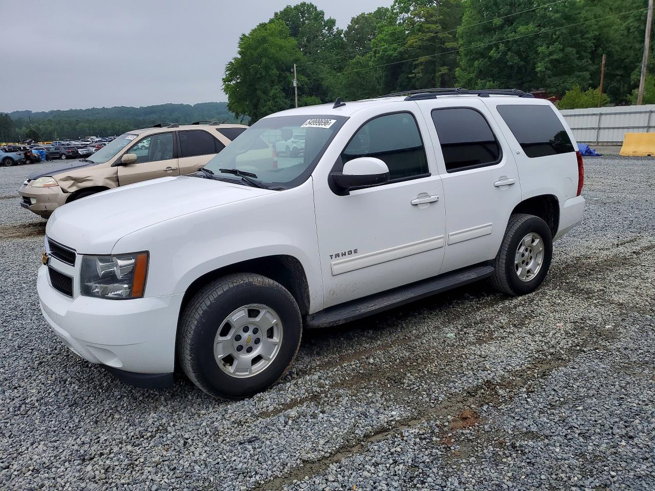 2013 Chevrolet Tahoe LT, VIN 1GNSKBE02DR199018 — Ранее повреждён