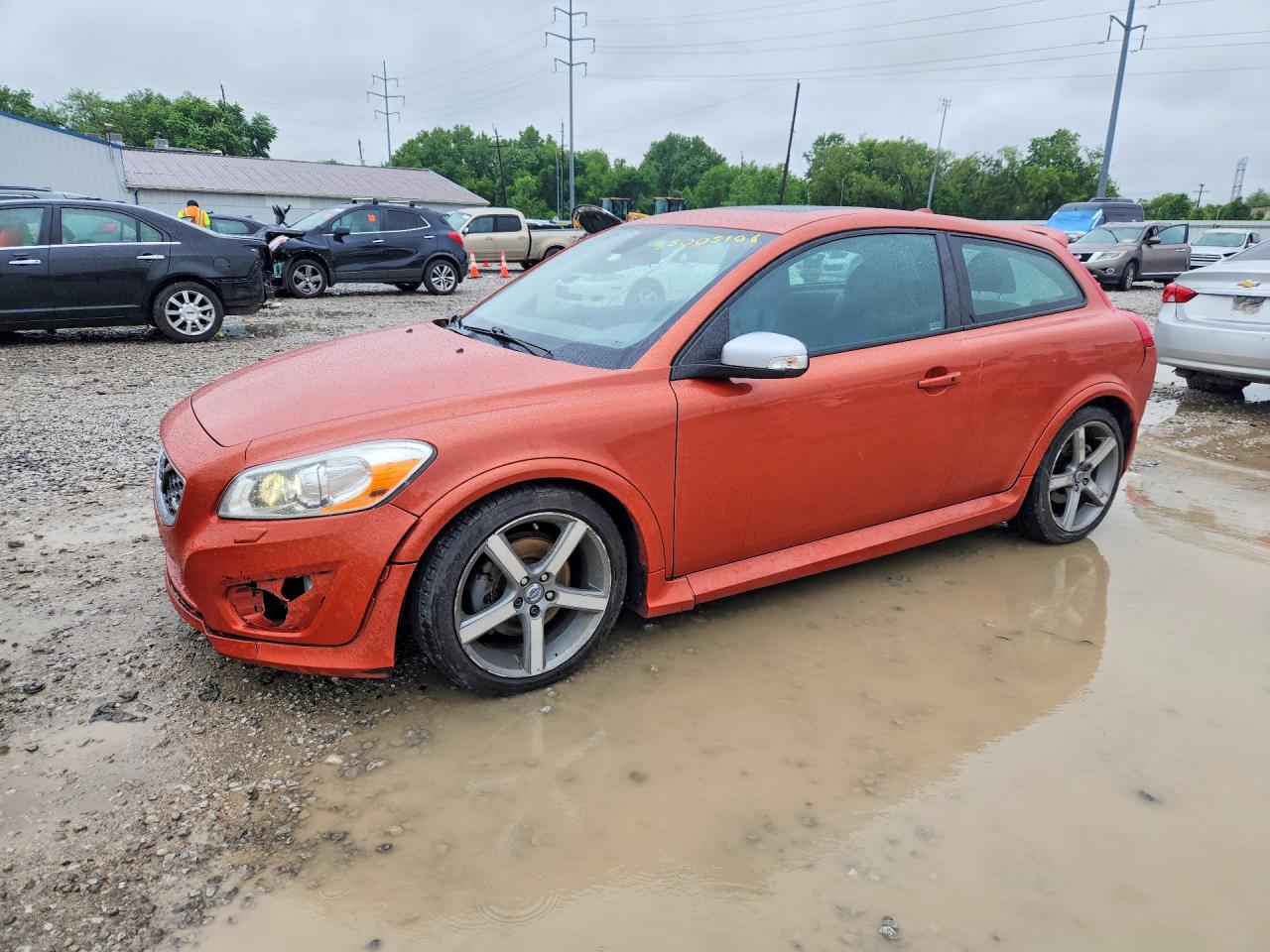 2011 Volvo C30, VIN YV1672MKXB2200768 — Перед