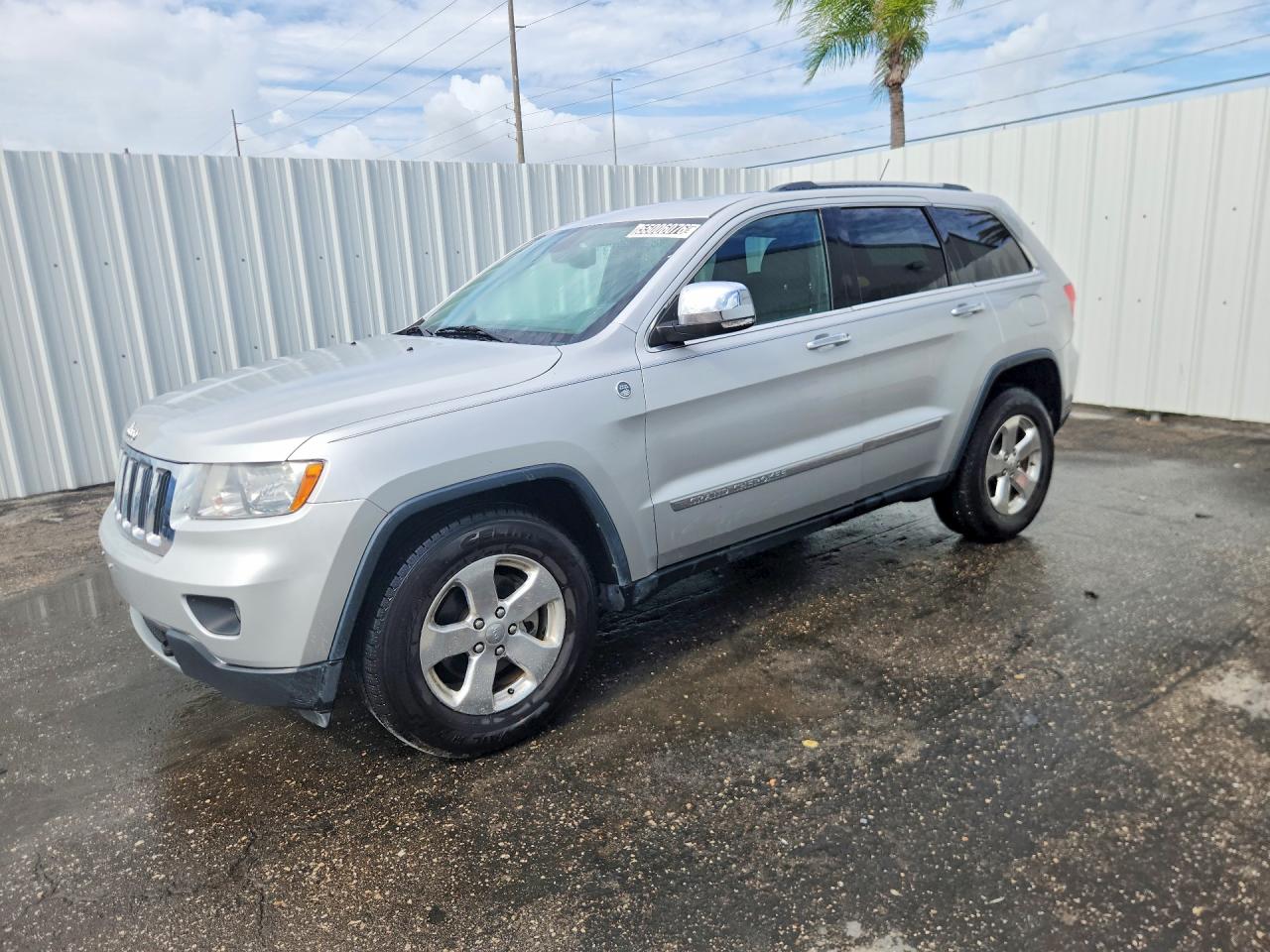 2013 Jeep Grand Cherokee Limited, VIN 1C4RJFBG8DC633318 — Normal wear
