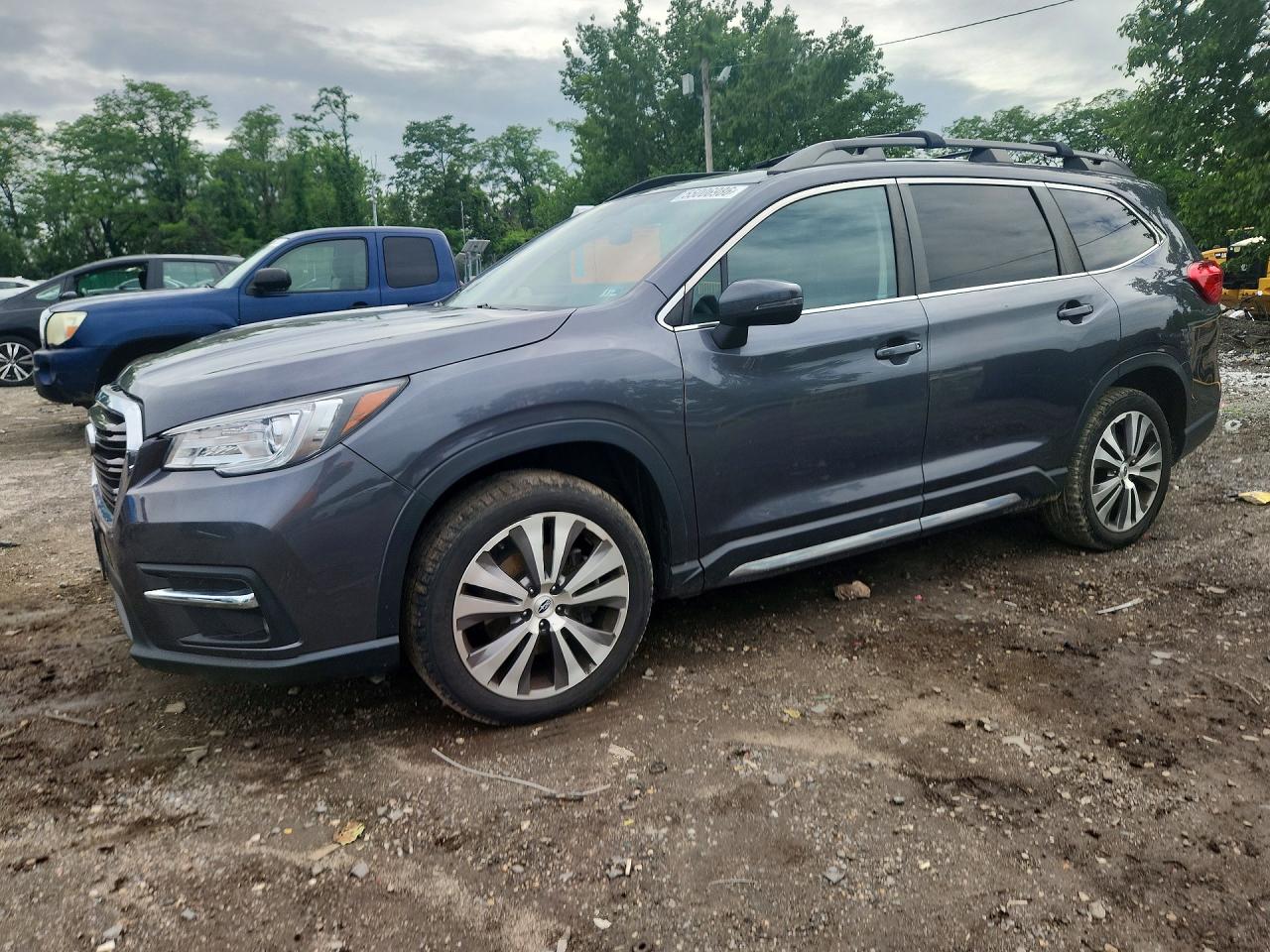 2022 Subaru Ascent Limited, VIN 4S4WMAMDXN3417533 — Перед