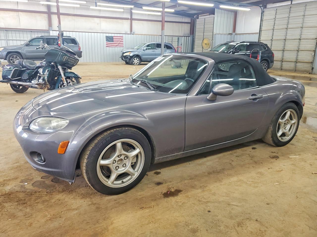 2006 Mazda MX-5 Miata Touring, VIN JM1NC25FX60117907 — Minor dents and scratches