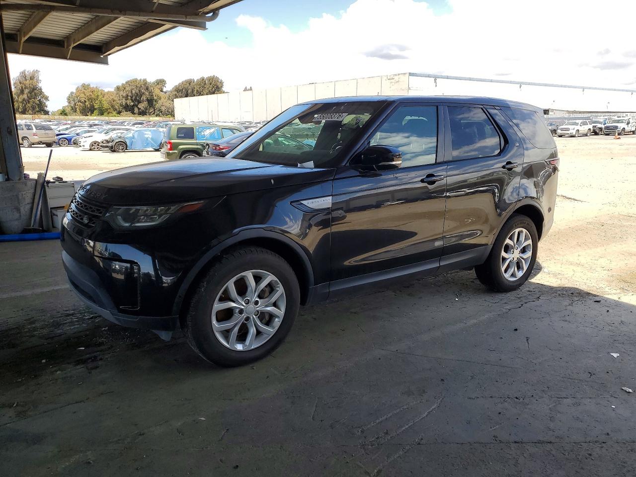 2020 Land Rover Discovery SE, VIN SALRG2RV8L2424265 — Minor dents and scratches