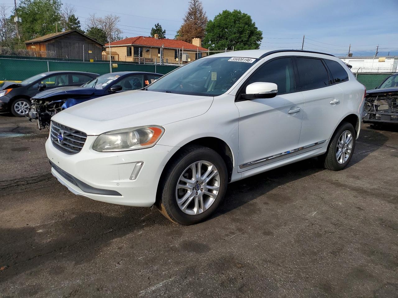 2015 Volvo XC60 T5, VIN YV4612RJXF2712959 — Minor dents and scratches