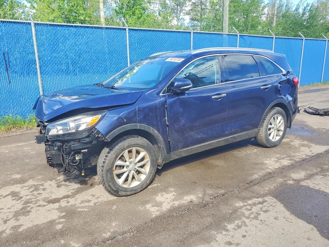 2017 Kia Sorento LX, VIN 5XYPG4A34HG212903 — Front end