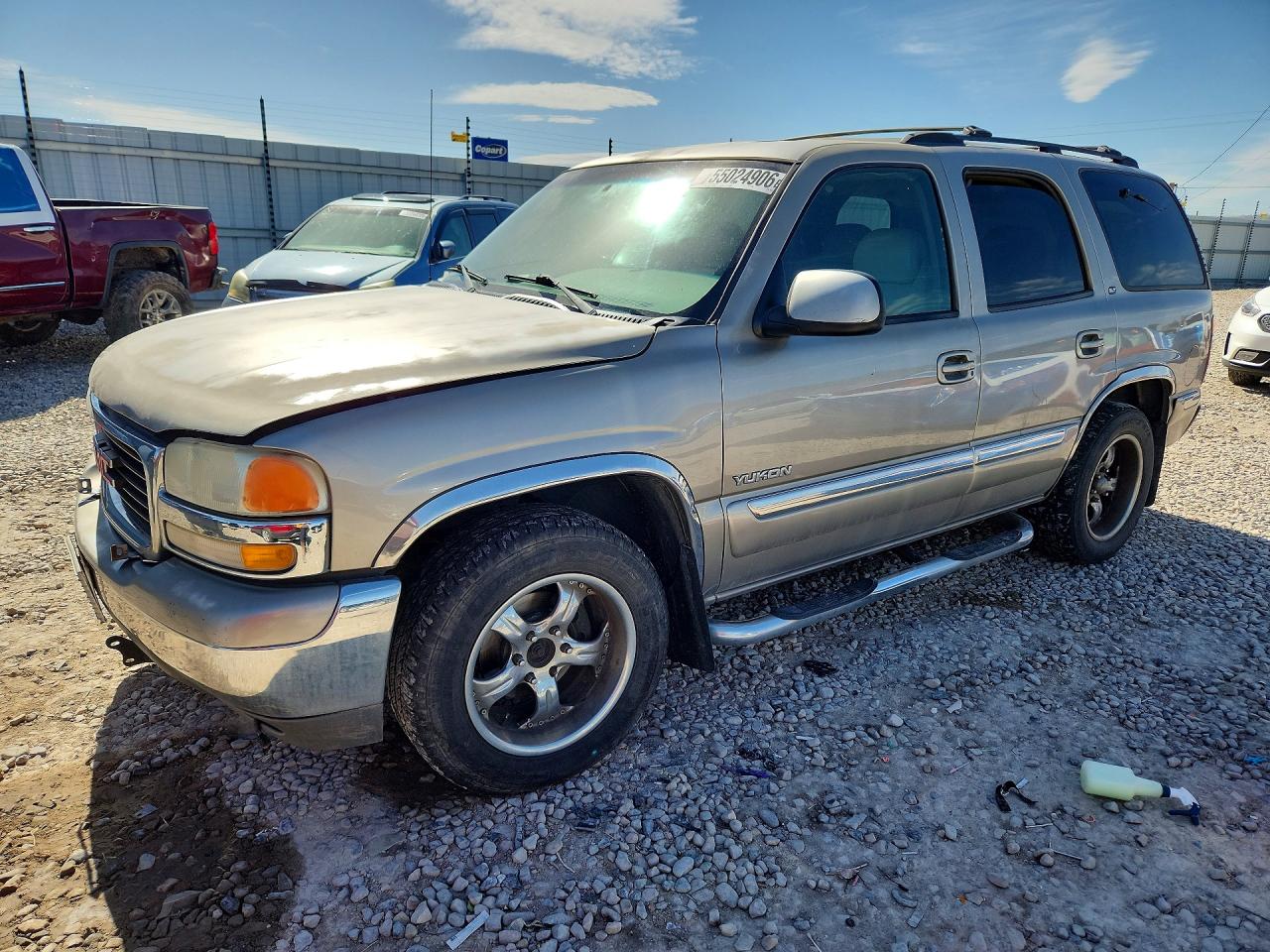 2000 GMC Yukon SLT, VIN 1GKEK13T0YJ146727 — Rear end