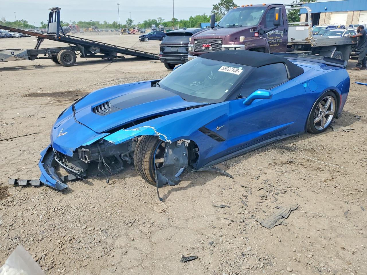 2014 Chevrolet Corvette 2LT, VIN 1G1YD3D74E5132052 — Front end