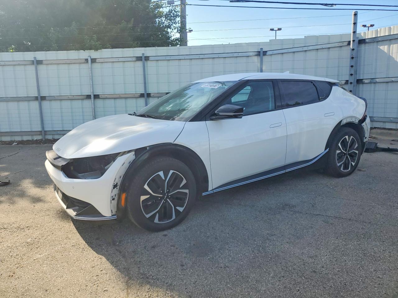 2024 Kia EV6 Wind, VIN KNDC34LA2R5216125 — Бок