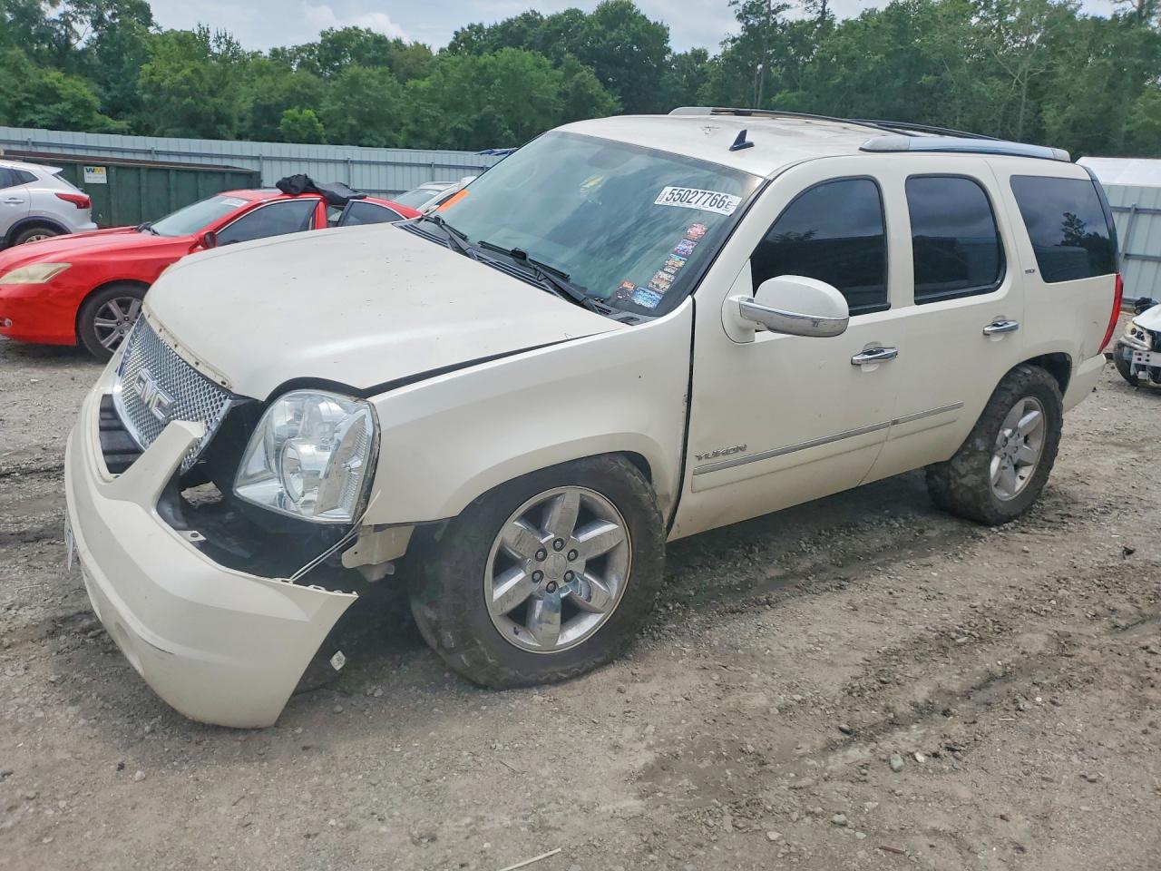 2012 GMC Yukon SLT, VIN 1GKS2CE05CR230280 — Front end