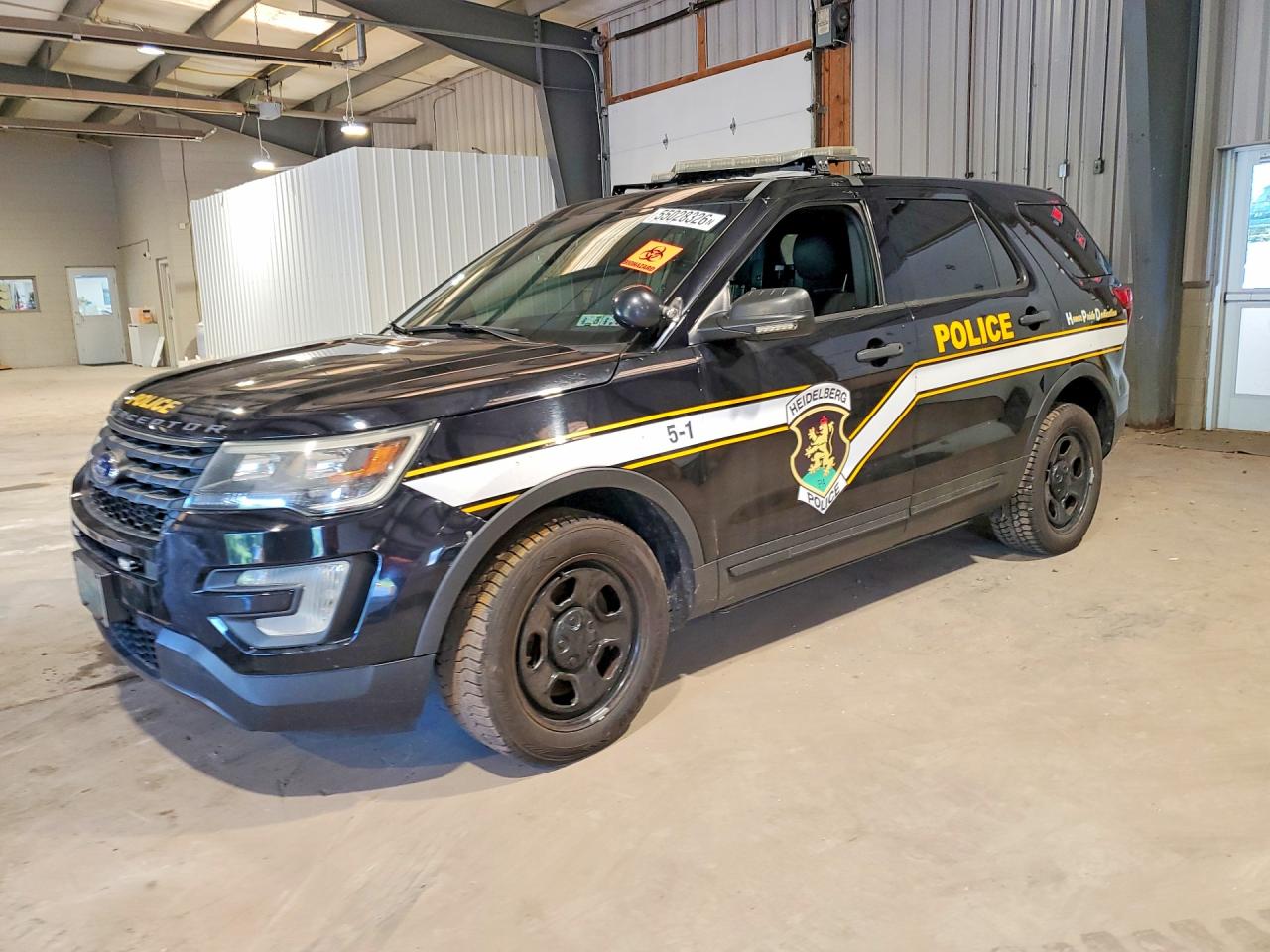 2016 Ford Police Interceptor Utility, VIN 1FM5K8AT2GGD16035 — Minor dents and scratches
