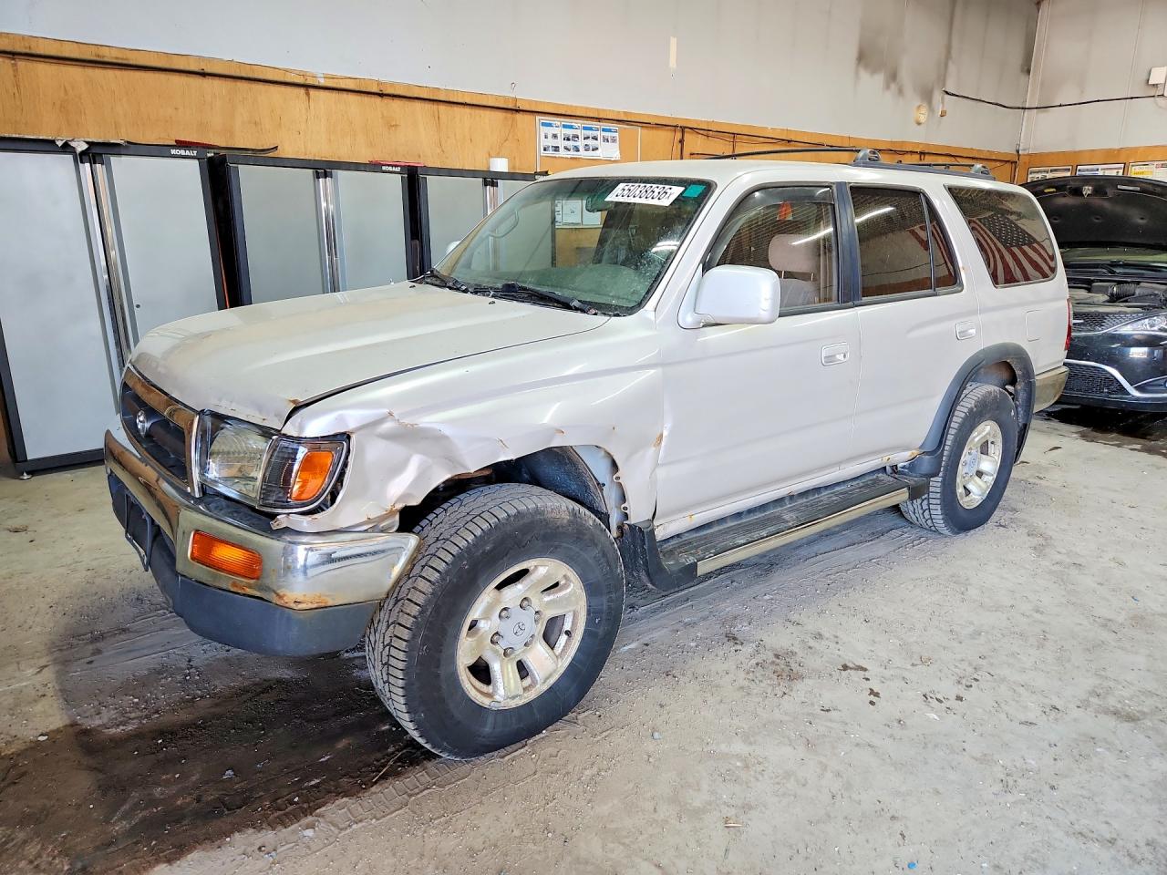 1996 Toyota 4Runner SR5, VIN JT3HN86R0T0002817 — Minor dents and scratches