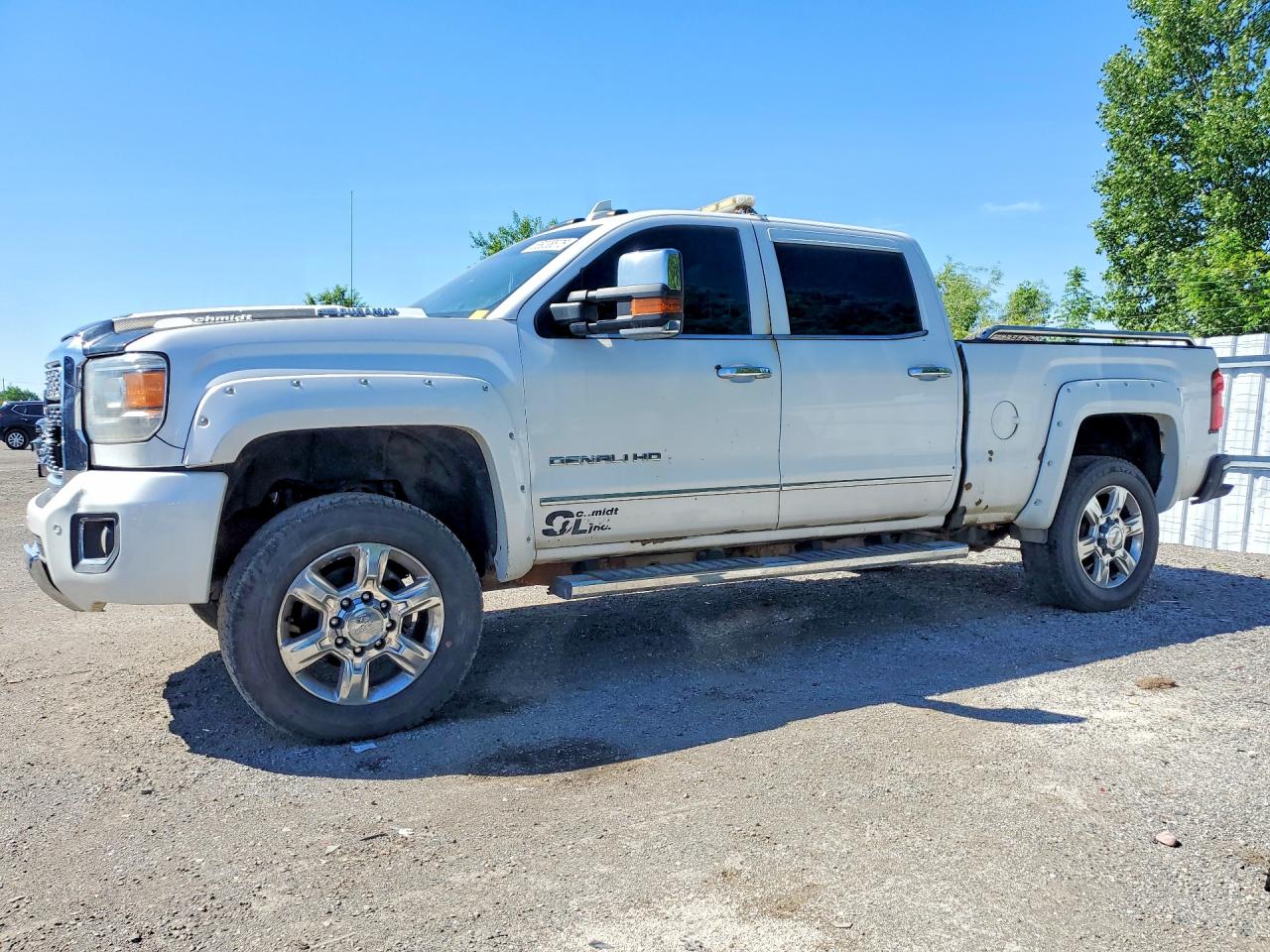 2019 GMC Sierra 2500HD Denali, VIN 1GT12SEY7KF115266 — Пожар в салоне