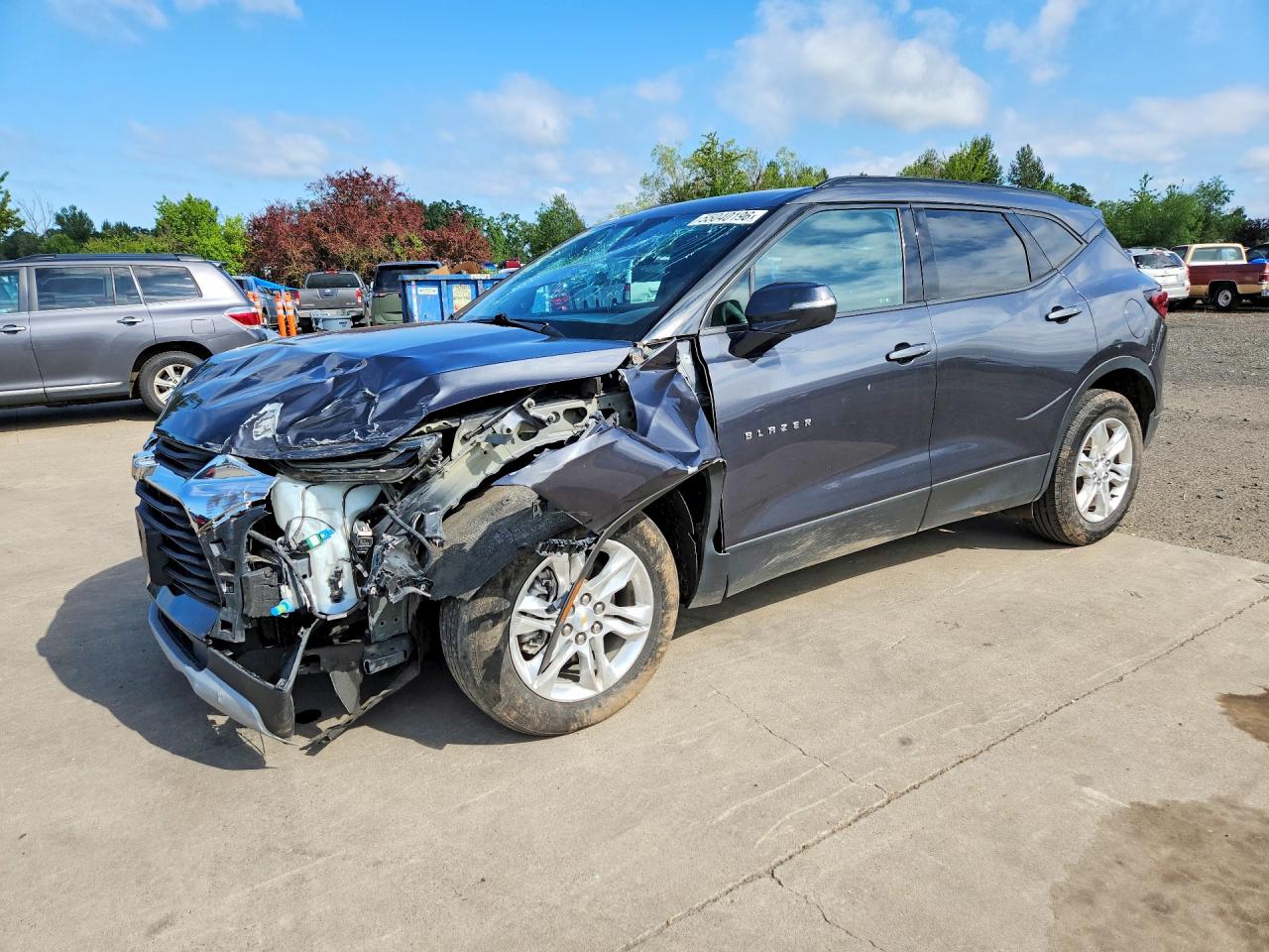 2021 Chevrolet Blazer LT, VIN 3GNKBHRSXMS573418 — Перед